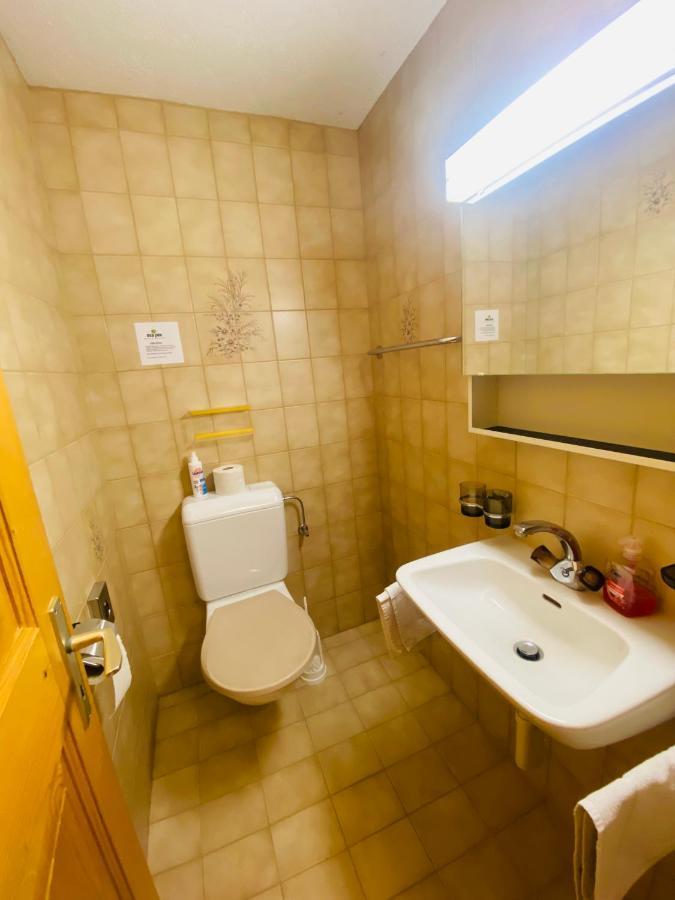 Rooms With Private Bathrooms Saas im Prattigau Dış mekan fotoğraf